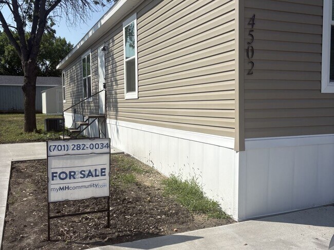 Building Photo - 4502 San Juan Dr S