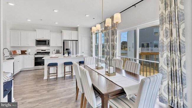 Building Photo - 1090 Meadowlark Dr