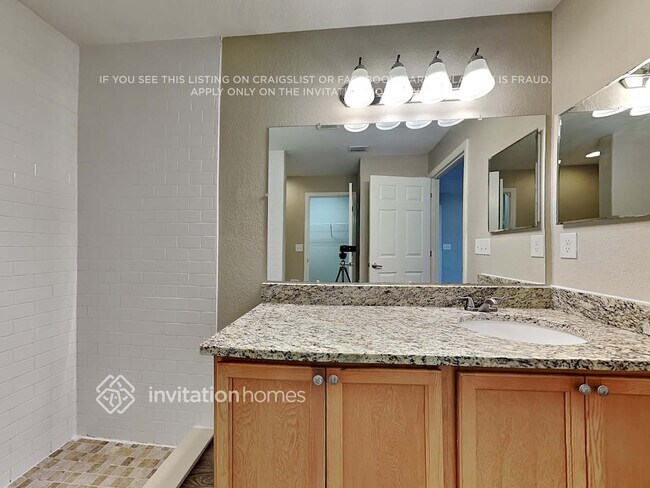 Building Photo - 4518 Fairway Oaks Dr