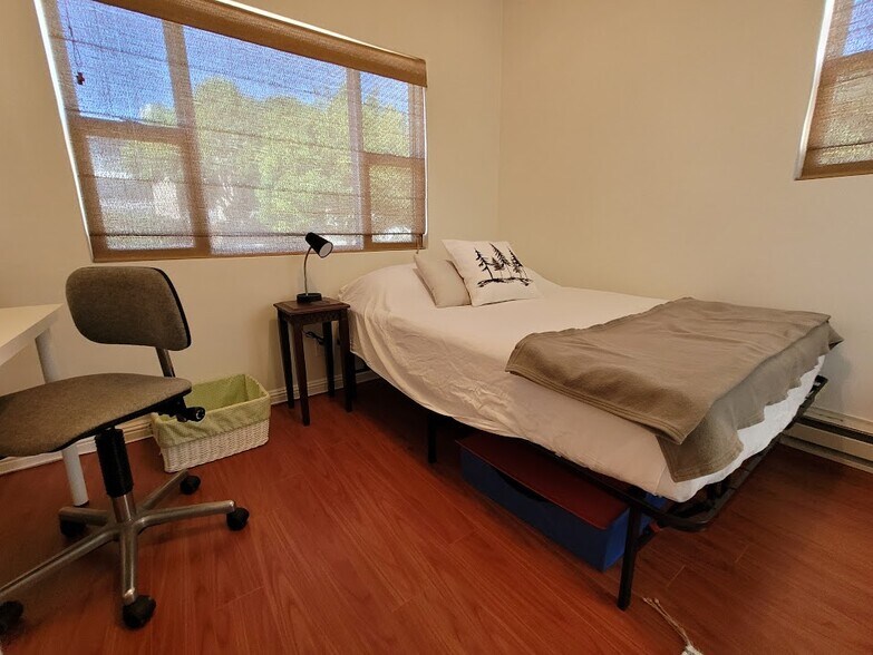 Double Bedroom - 1814 Arizona Ave