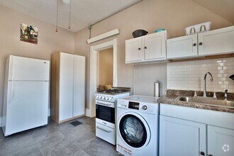 Building Photo - Lyndale Livings