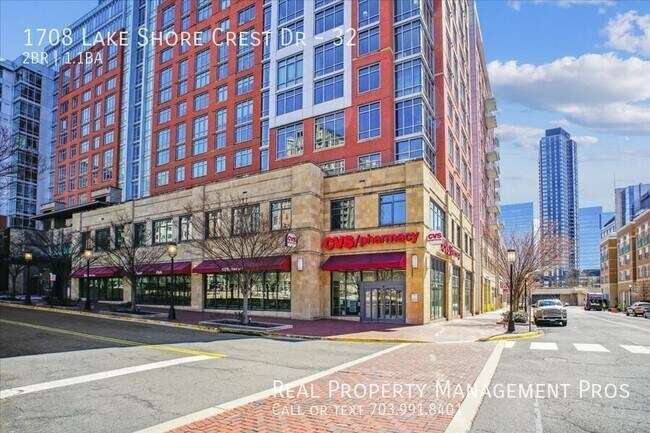 Building Photo - 1708 Lake Shore Crest Dr
