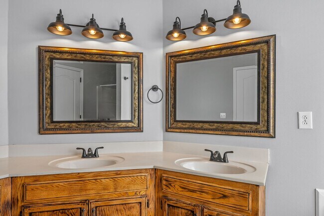 Building Photo - 3851 Man O War Blvd