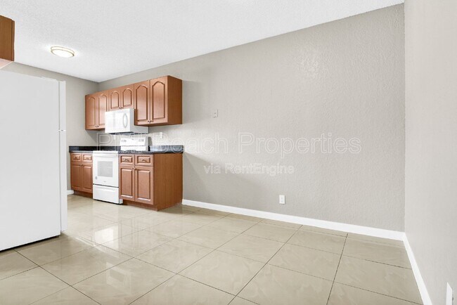 Building Photo - 700 Nottingham Cir