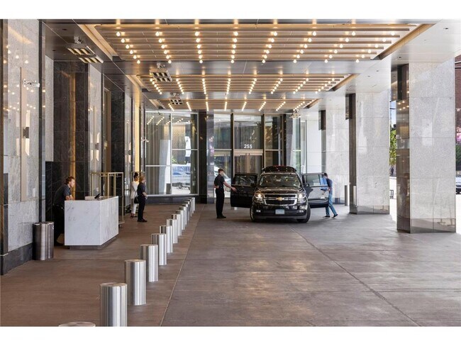 Building Photo - 255 Hennepin Ave