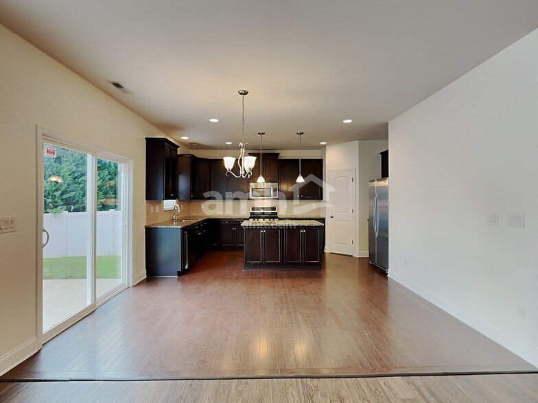 Building Photo - 1003 Forestway Ct