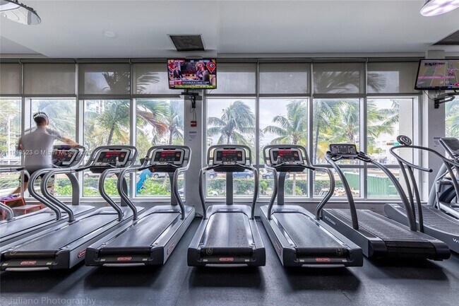 Building Photo - 1000 West Ave