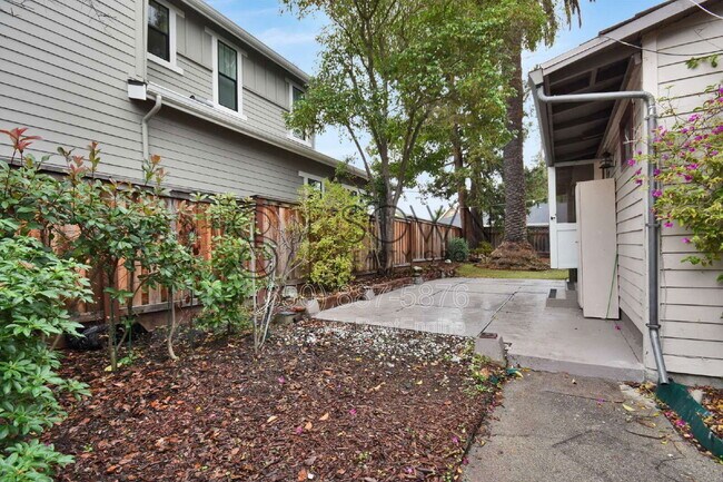 Building Photo - 386 Cerrito Ave