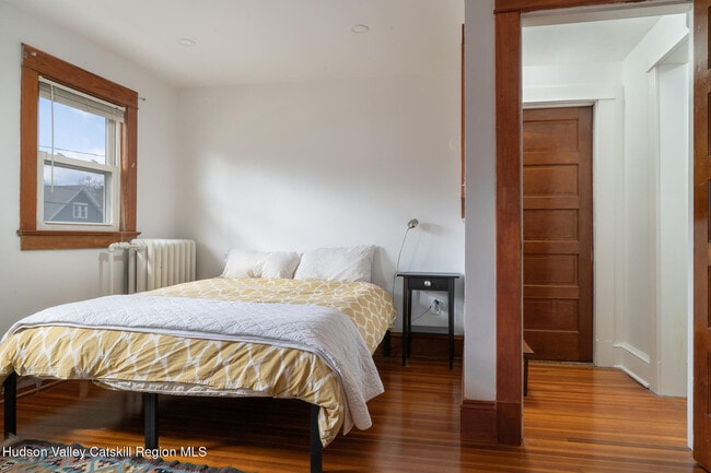 Building Photo - 66 Glenwood Blvd