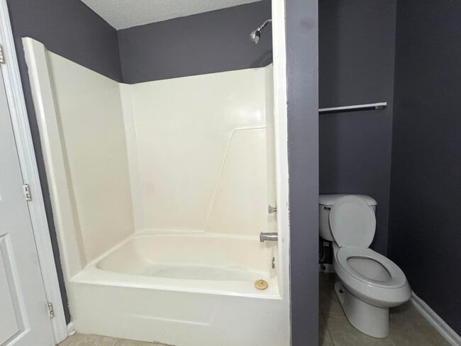 Building Photo - 251 Knight Dr
