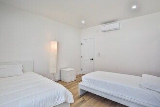 Building Photo - OPEH HOUSE SAT 05/02/26 10 am - 3 pm 

Beautiful, Fully Furnished 2BR w/ washer / dryer appliances