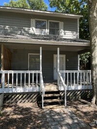 Building Photo - 300 Lee Dr