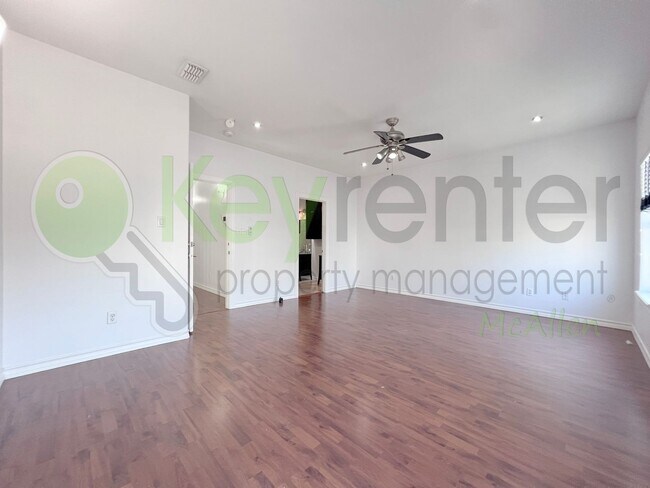 Building Photo - Beautiful 4B/2.5B Home in Mcallen