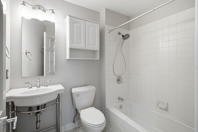 Building Photo - 205 Shearwater Ct W