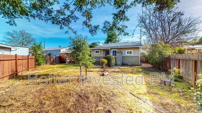 Building Photo - 2250 Old River Rd