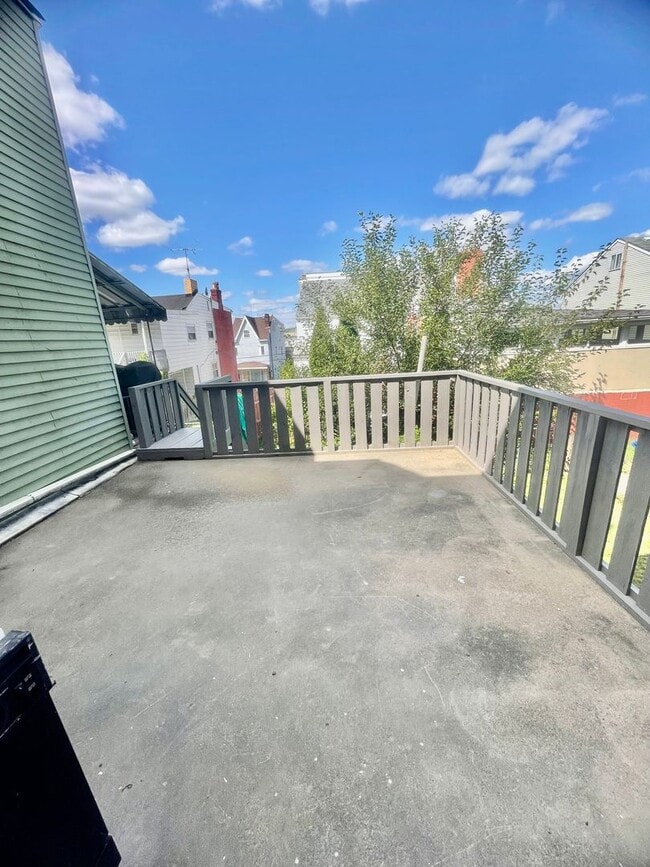 Building Photo - 2 Bed 1 Bath- Pittsburgh Pa