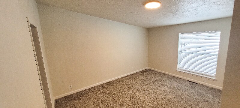 Building Photo - 1130 Valley Manor Ct