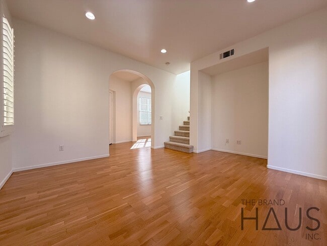 Building Photo - Desirable Oak Creek Community Detached Home with Two Car Garage