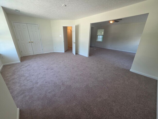 Building Photo - 558 Windsong Dr