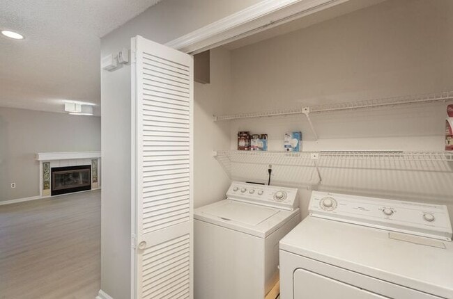 Building Photo - Delightful 2-bedroom, 2-bathroom condo