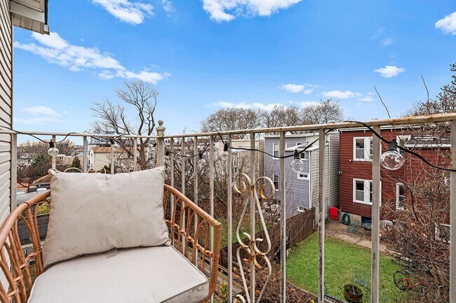 Building Photo - 359 Webster Ave