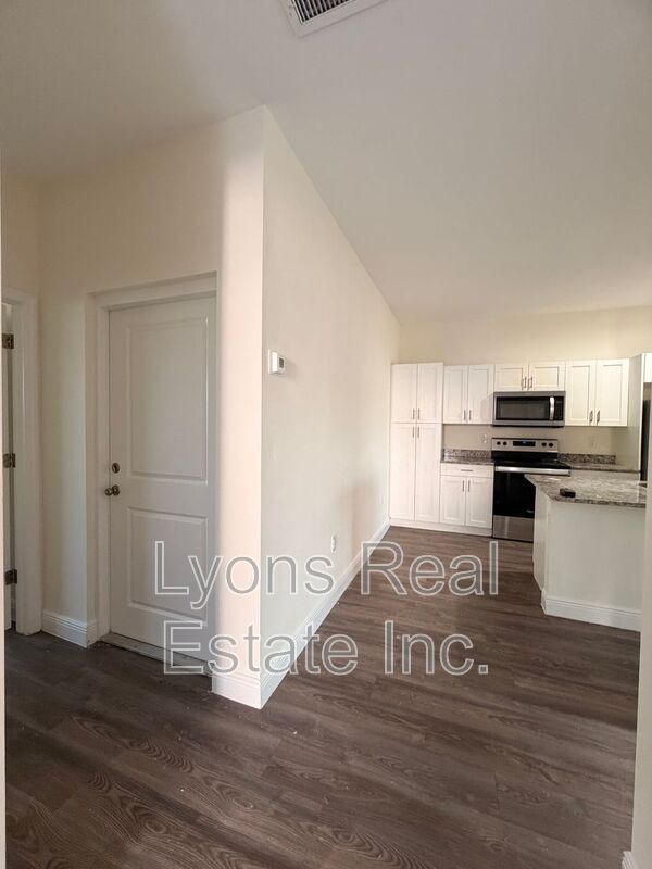 Building Photo - 452 Grant Blvd