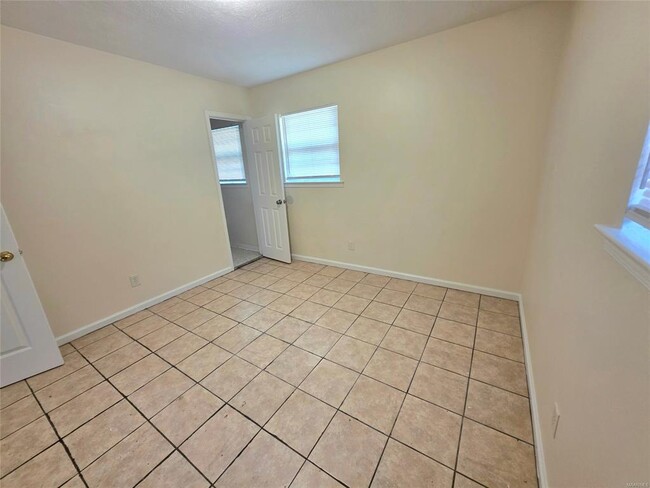 Building Photo - 408 Briarbrook Dr