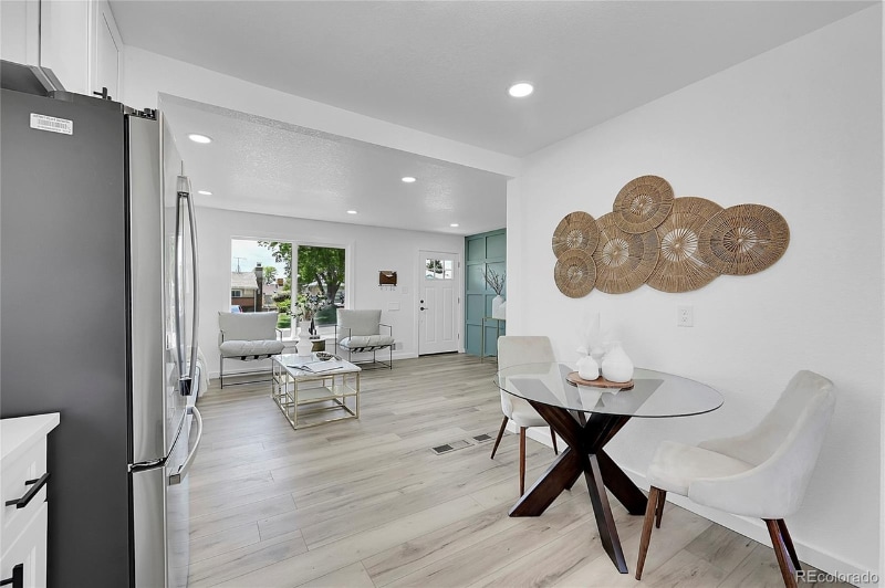 Building Photo - 461 W 71st Ave