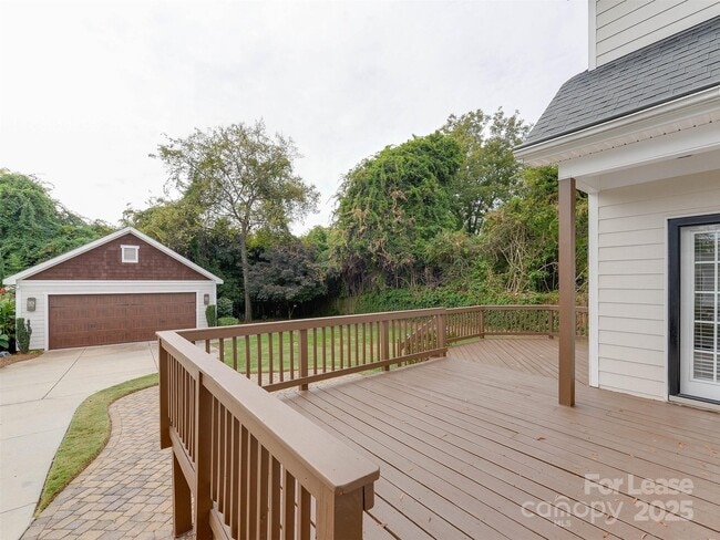 Building Photo - 620 Marsh Rd