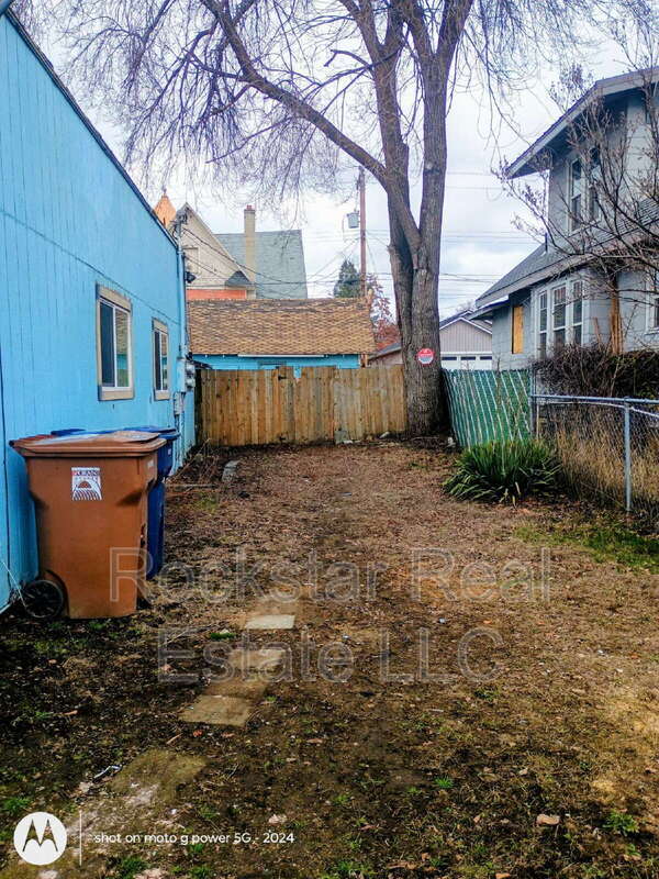 Building Photo - 1003 E Illinois Ave