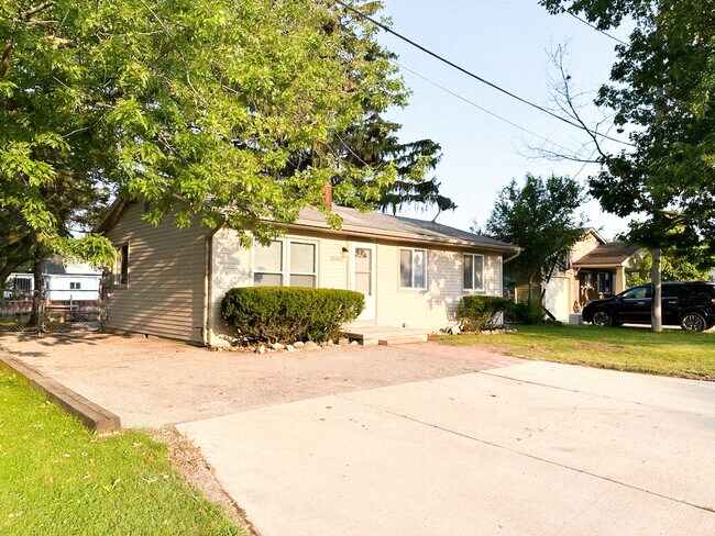 Building Photo - 35381 Dern Dr