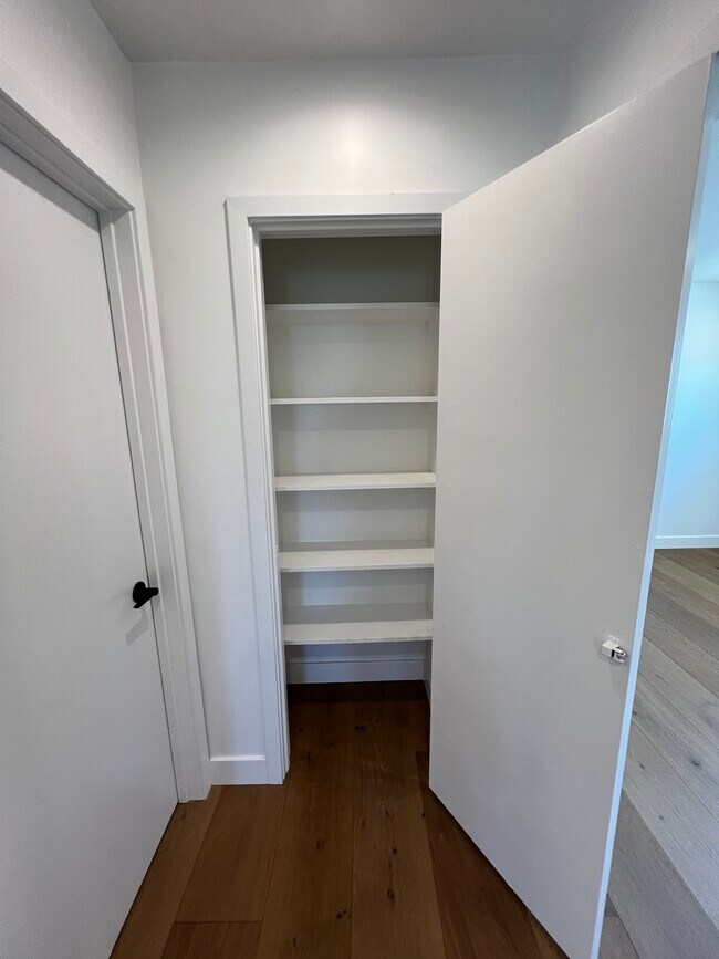 Building Photo - 1863 Burleson Ave