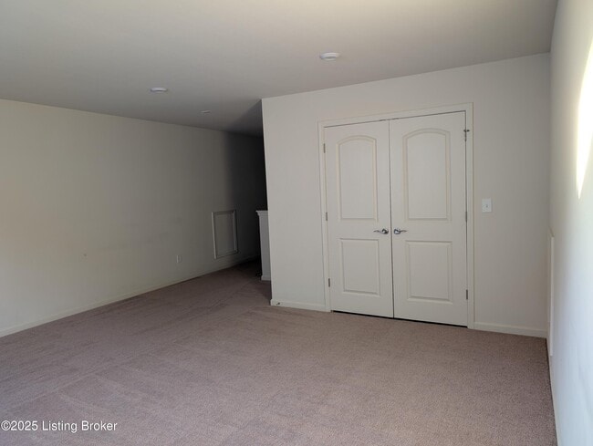 Building Photo - 2861 Hamilton Springs Dr