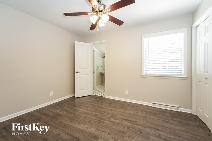 Building Photo - 503 Rosebriar Ct