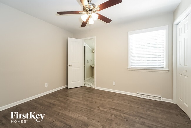 Building Photo - 503 Rosebriar Ct