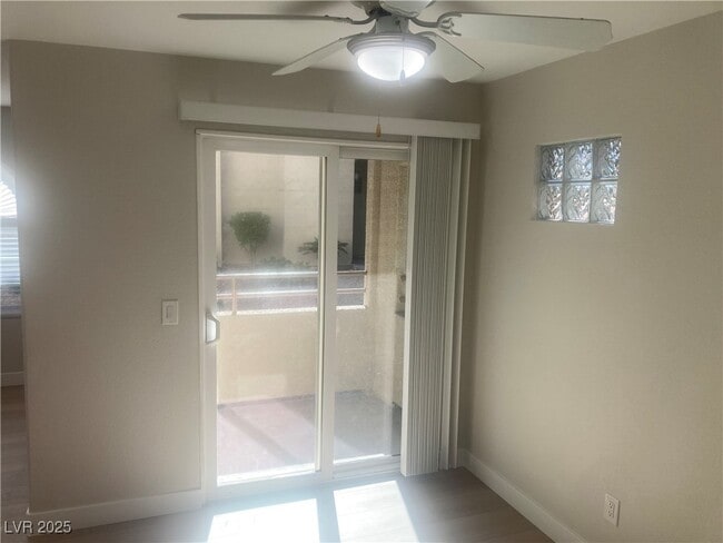 Building Photo - 3145 E Flamingo Rd