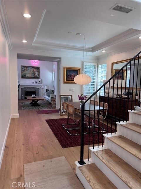 Building Photo - 2553 Santa Ana Ave