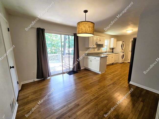 Building Photo - 2572 Woodgreen Dr