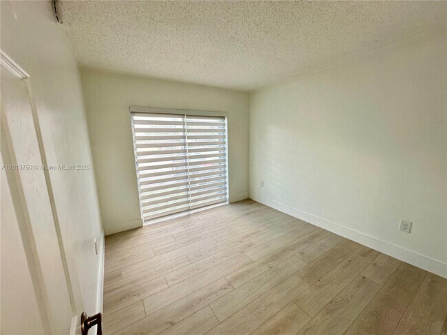 Building Photo - 15609 SW 73rd Cir Terrace