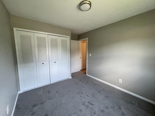 Building Photo - 2519 Steeplechase Dr