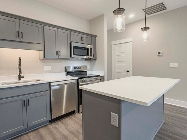 Building Photo - 406 Jonathan Wade Cir