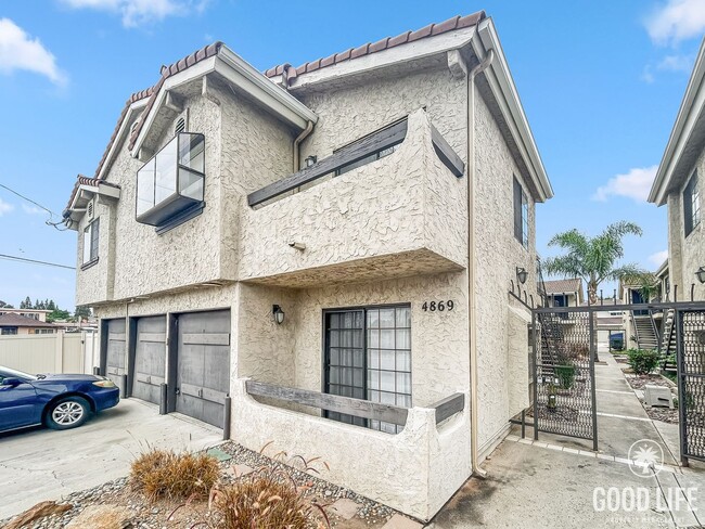 Building Photo - Beautiful 2BD/2BA W/ Reserved Parking and In-Unit Laundry in La Mesa!