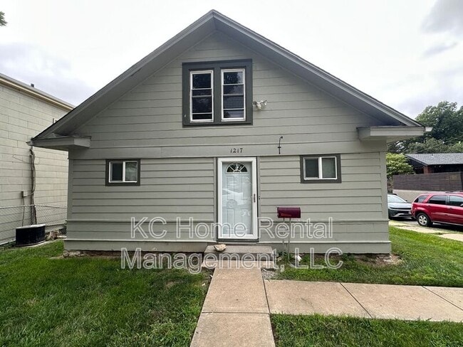 Primary Photo - 1217 W 47th St