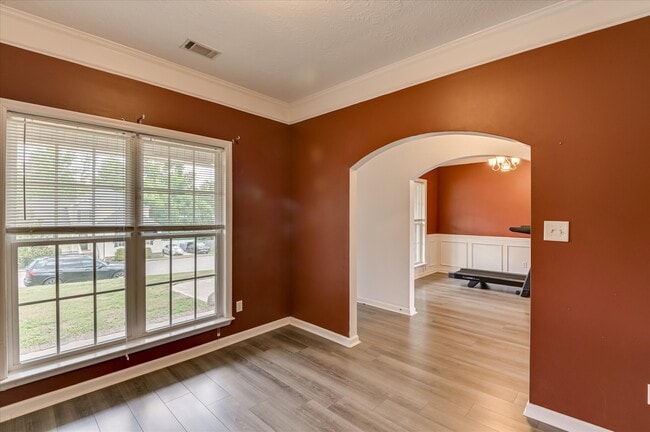 Building Photo - 1828 Heathers Way