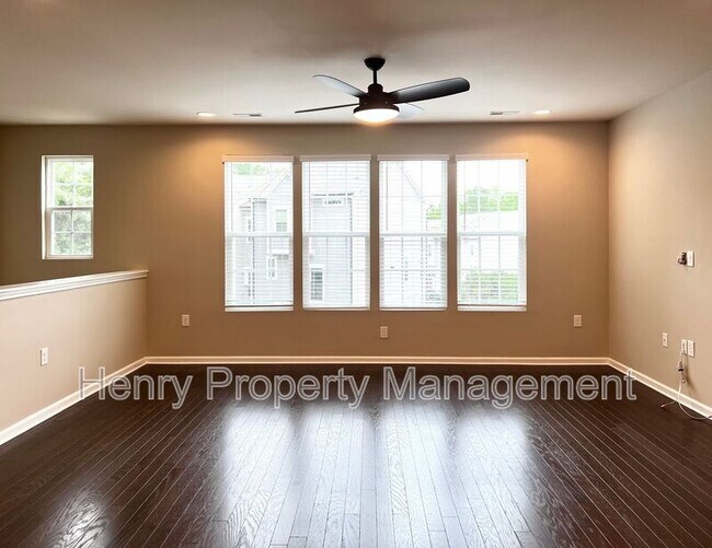 Building Photo - 1413 Regents Ln