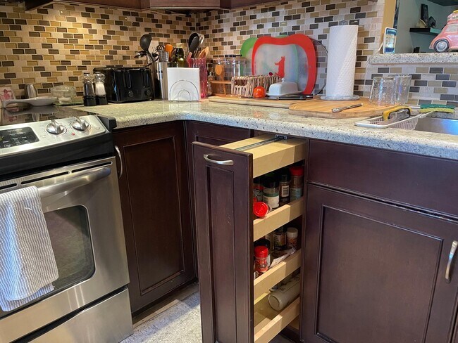 Building Photo - 10798 Waterberry Dr