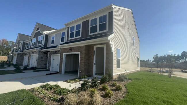 Building Photo - 553 McCormick Farm Pl