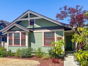 Building Photo - Charming 2BR/1BA in San Diego Available Now!