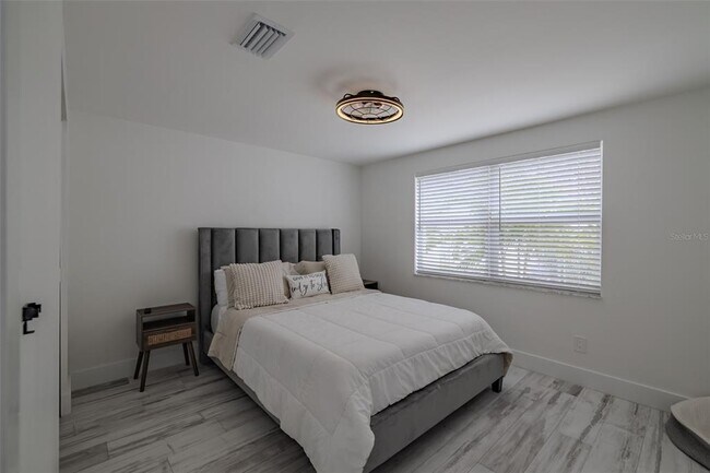 Building Photo - 23700 Lake Hills Dr