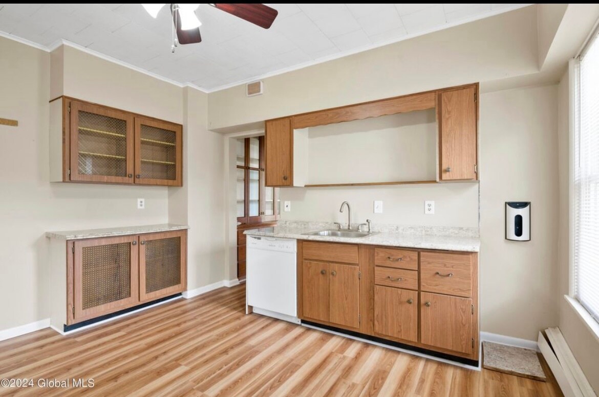 Kitchen - 29 McClellan Ave